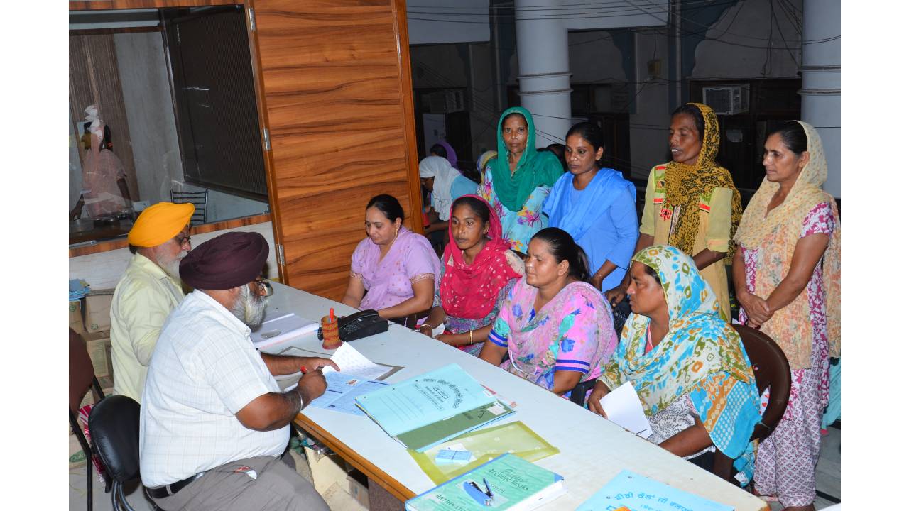 Guriqbal Singh Ji Gallery Monthly Ration Distribution by Bibi Kaulan Ji Bhalai Kendar Tarantaran Road Amritsar