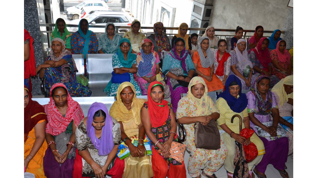 Guriqbal Singh Ji Gallery Monthly Ration Distribution by Bibi Kaulan Ji Bhalai Kendar Tarantaran Road Amritsar