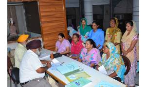 Guriqbal Singh Ji Gallery Monthly Ration Distribution by Bibi Kaulan Ji Bhalai Kendar Tarantaran Road Amritsar